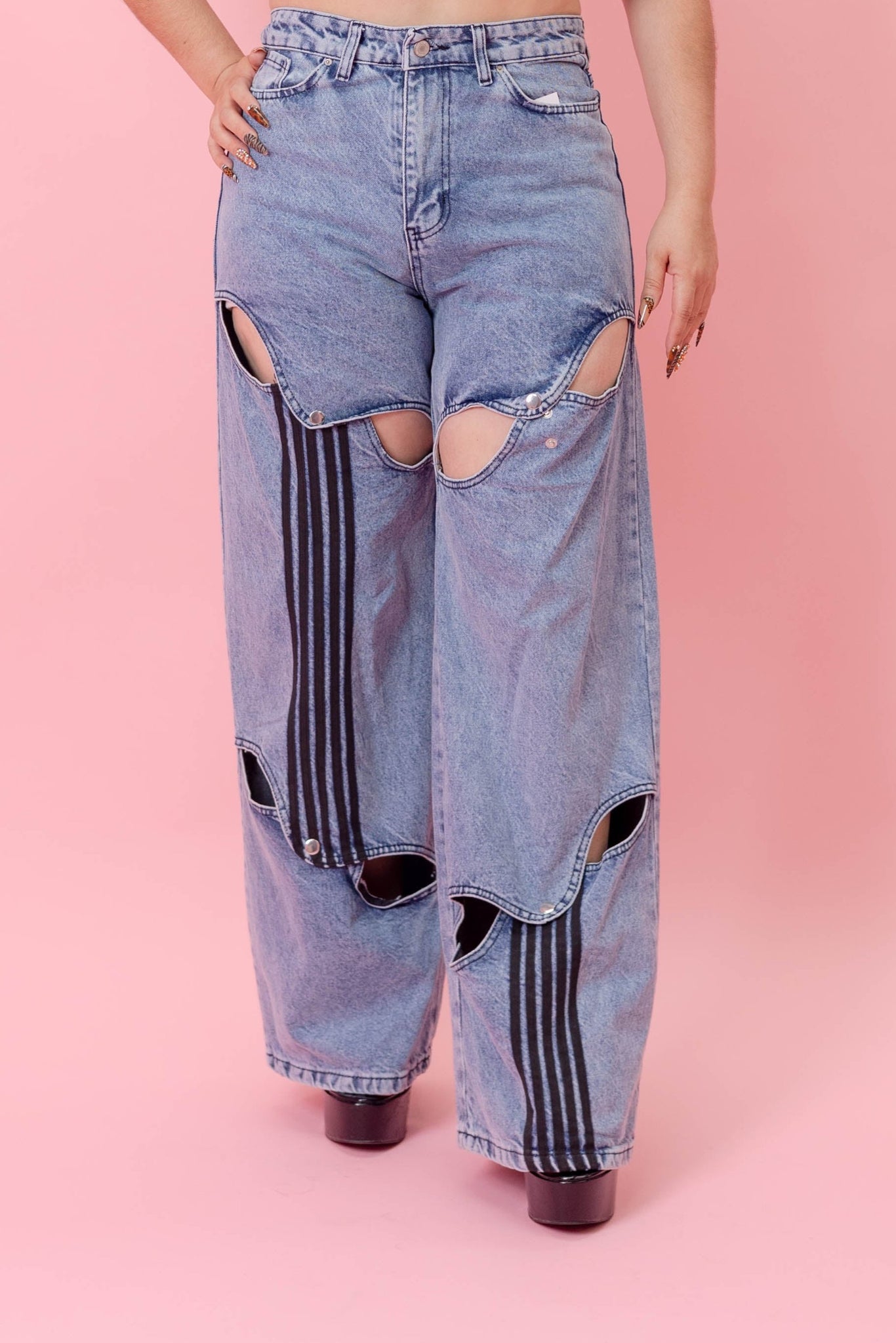 JEANS DE PIERNA ANCHA