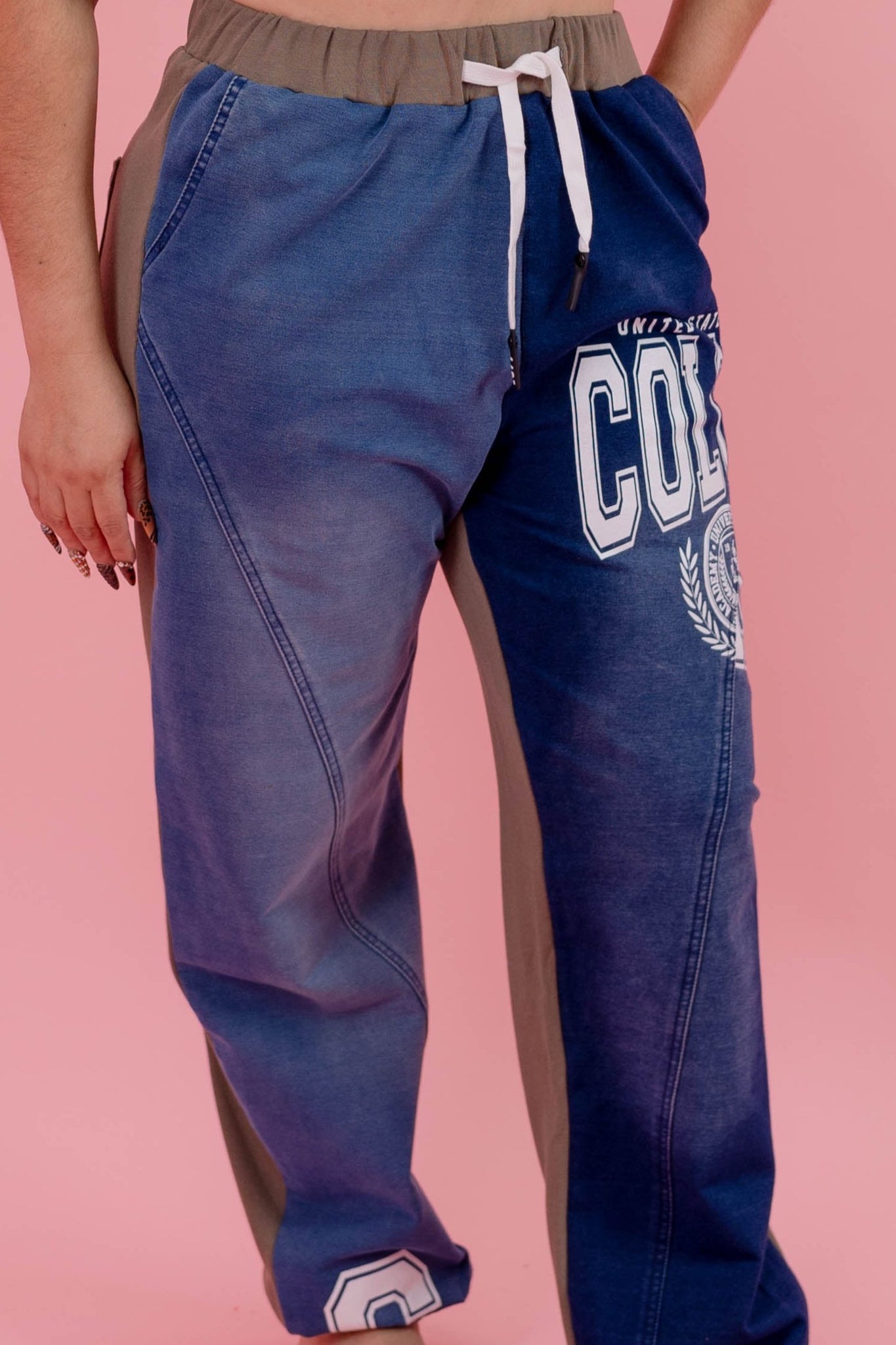 CONTRAST GRENN JEANS