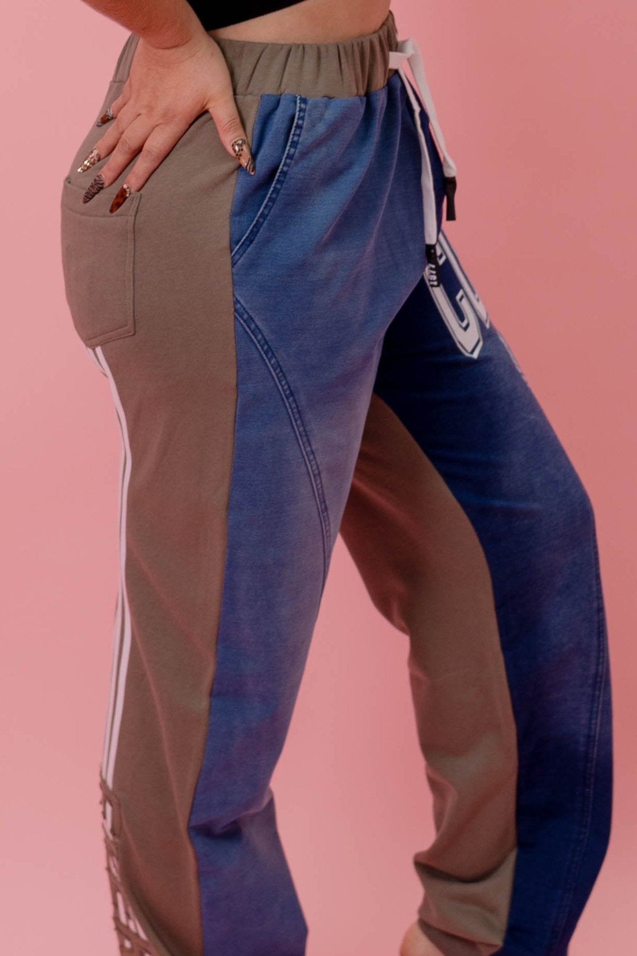 CONTRAST GRENN JEANS