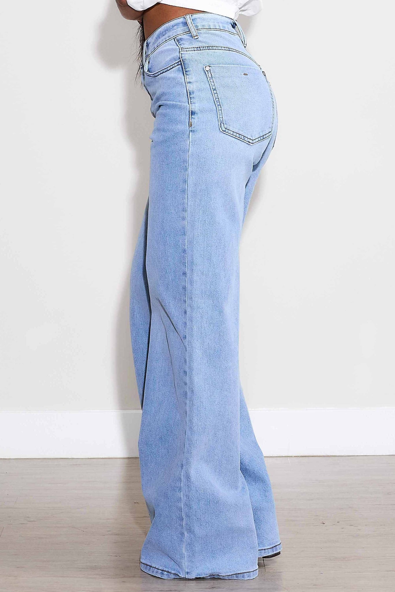 HIGH RISE JEANS