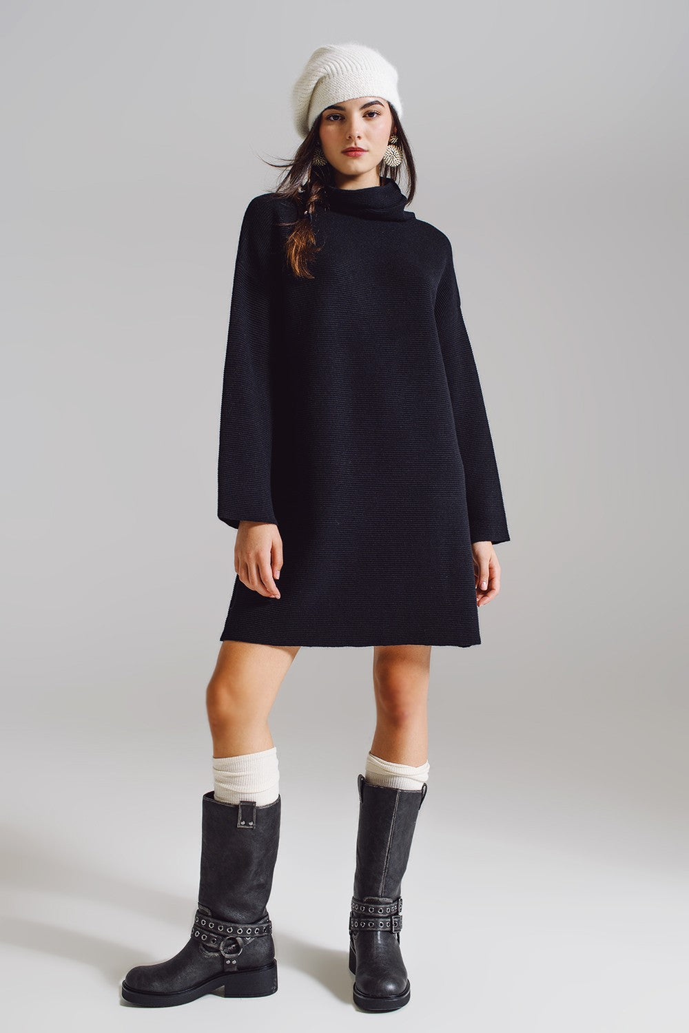 BLACK KNITED DRESS