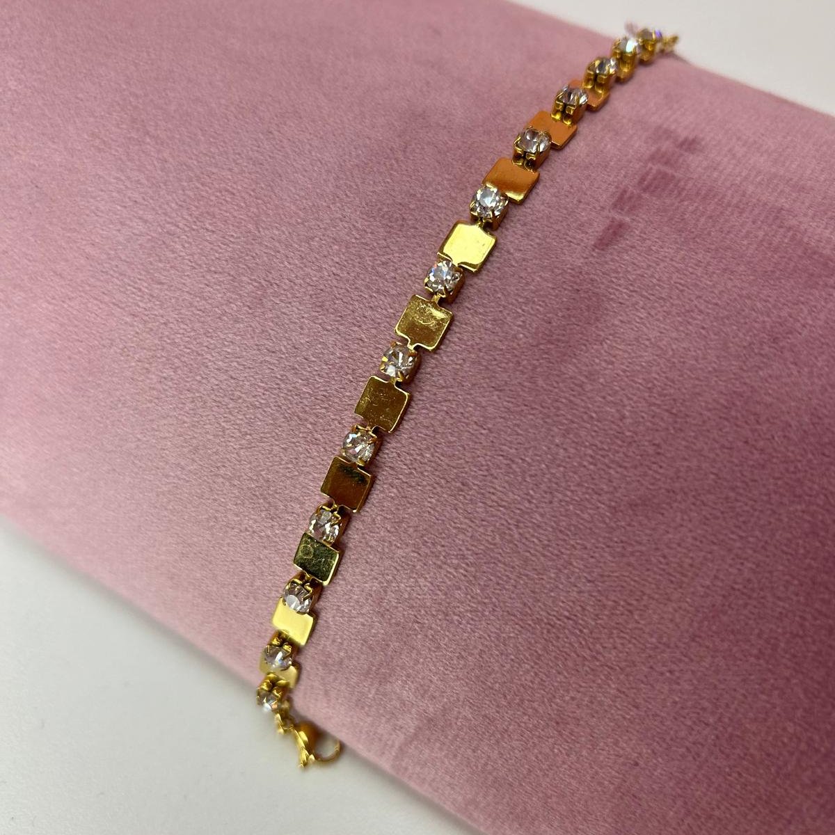 SQUARE GOLD BRACELET