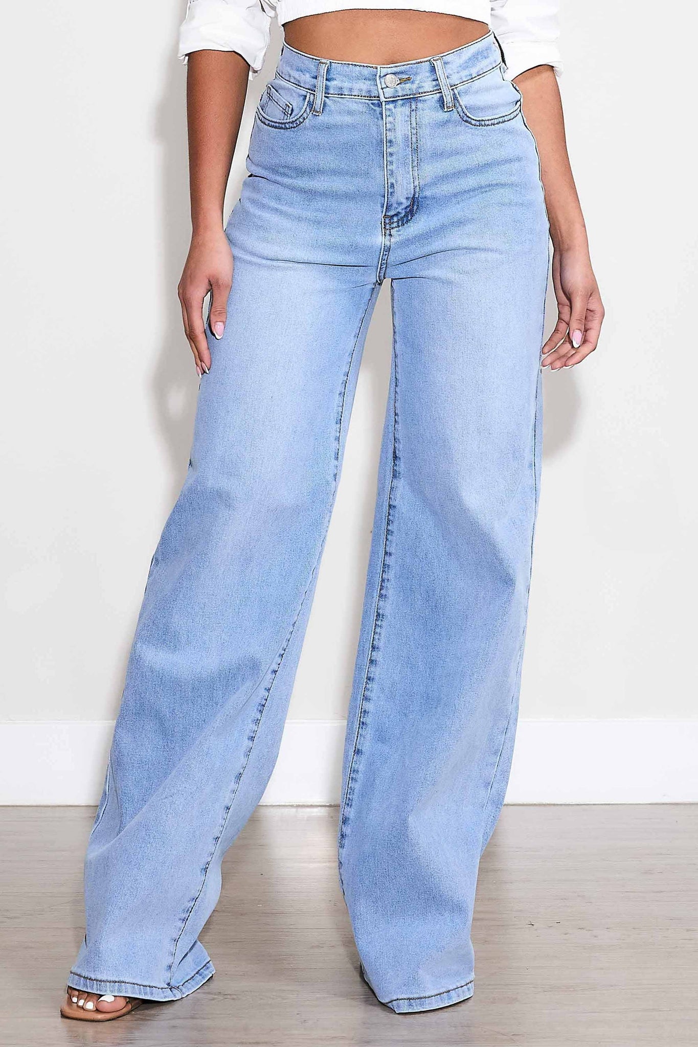 HIGH RISE JEANS