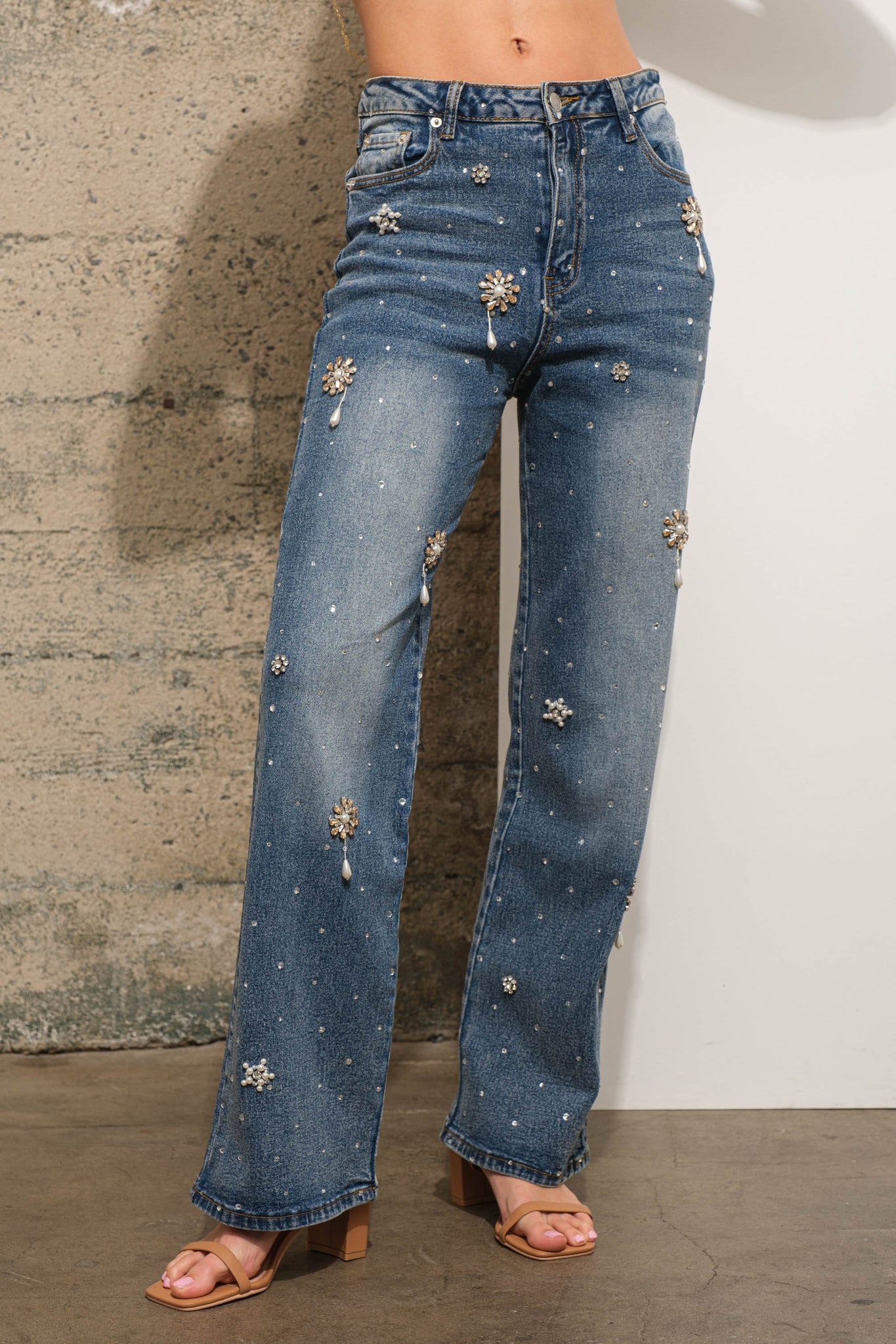 JEANS CON FLORES