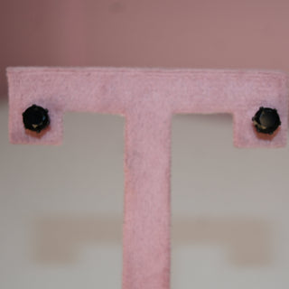 MINI BLACK EARRING