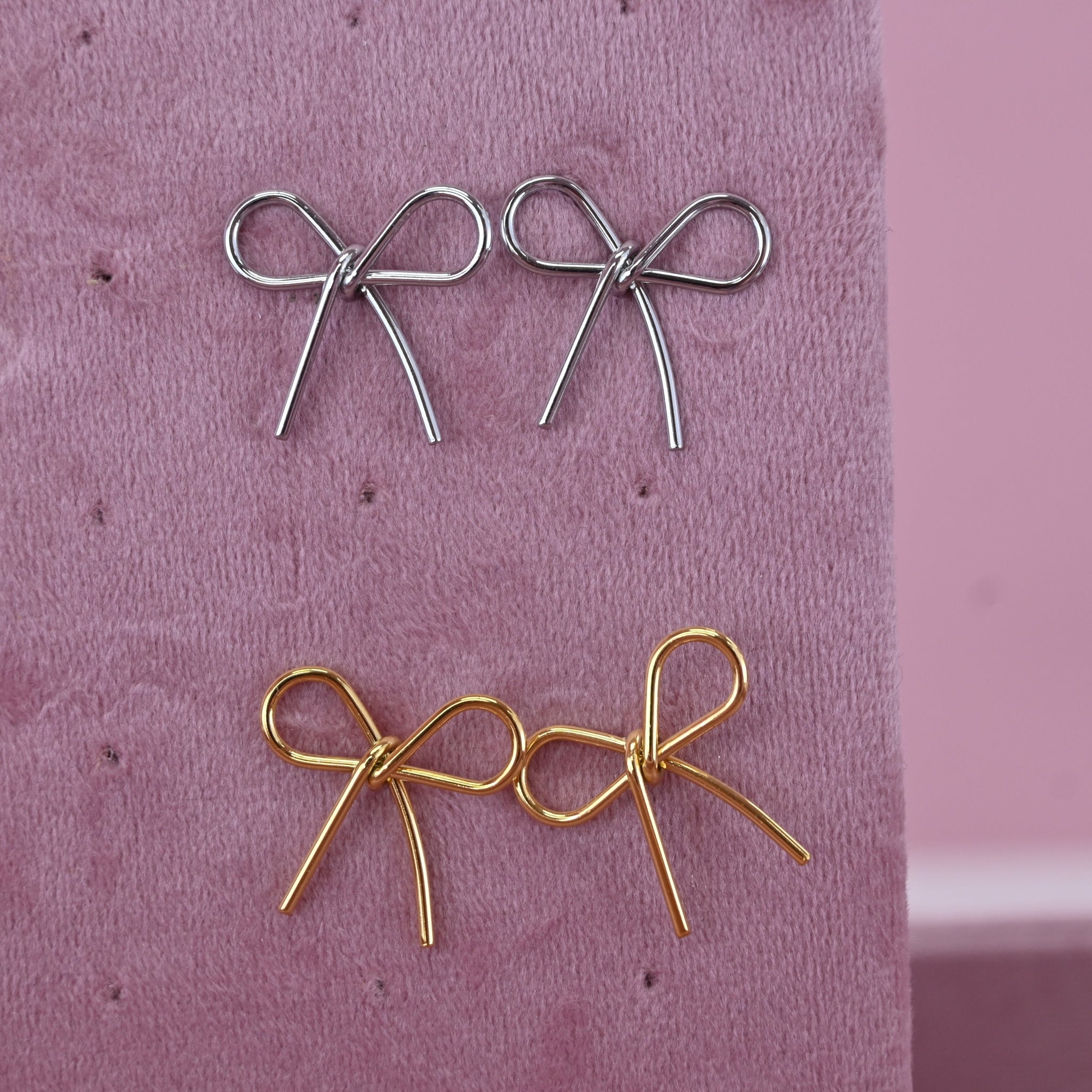 BOW EARRINGS