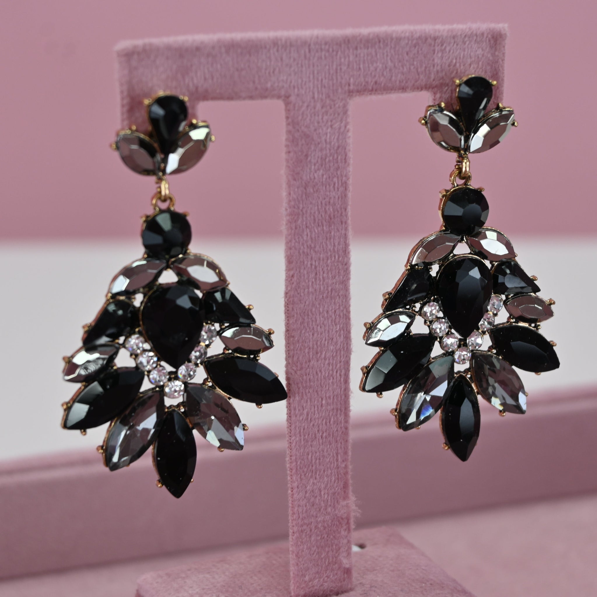 BLACK FLOWER EARRINGS