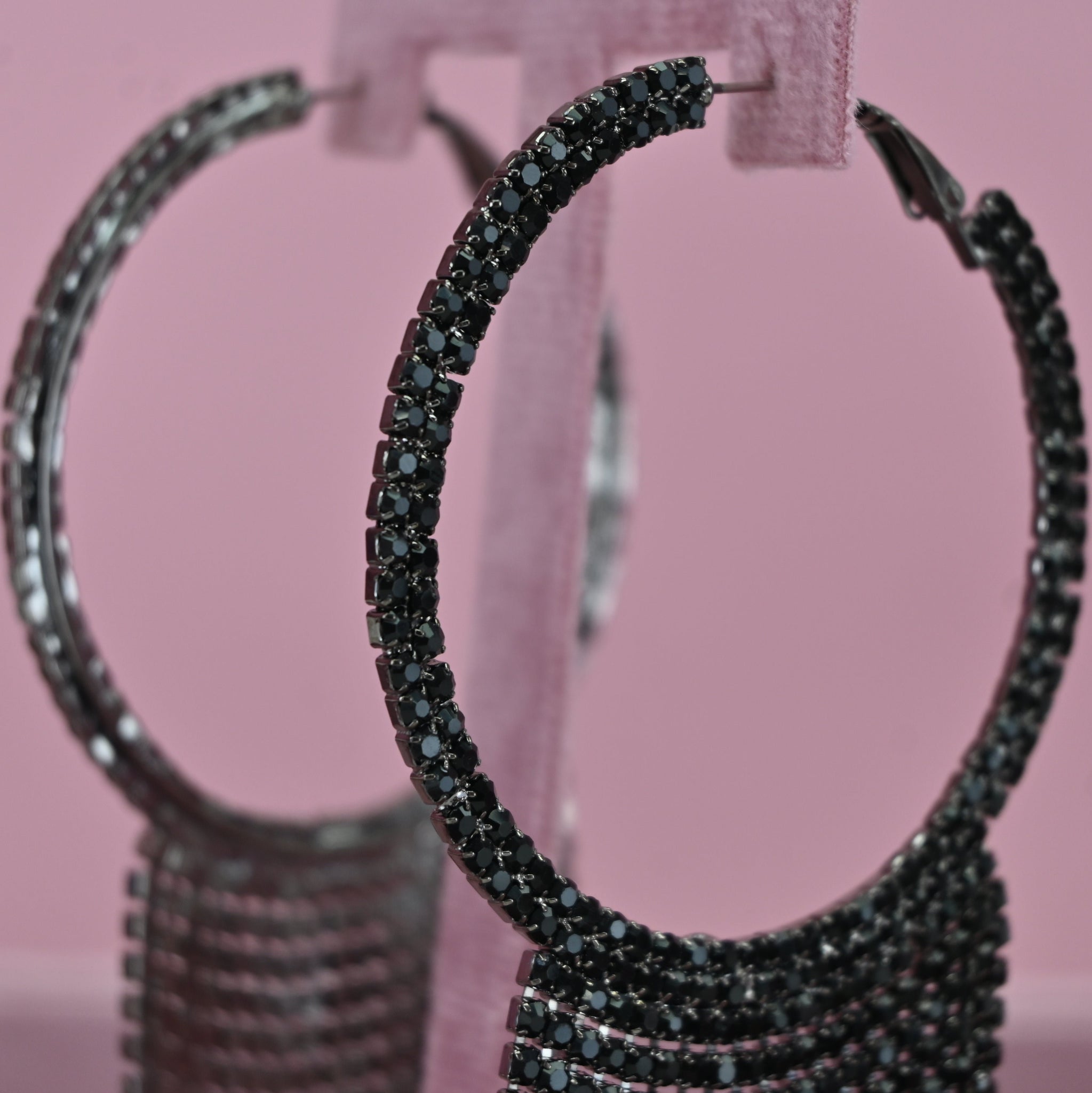 BLACK DANGLE HOOPS