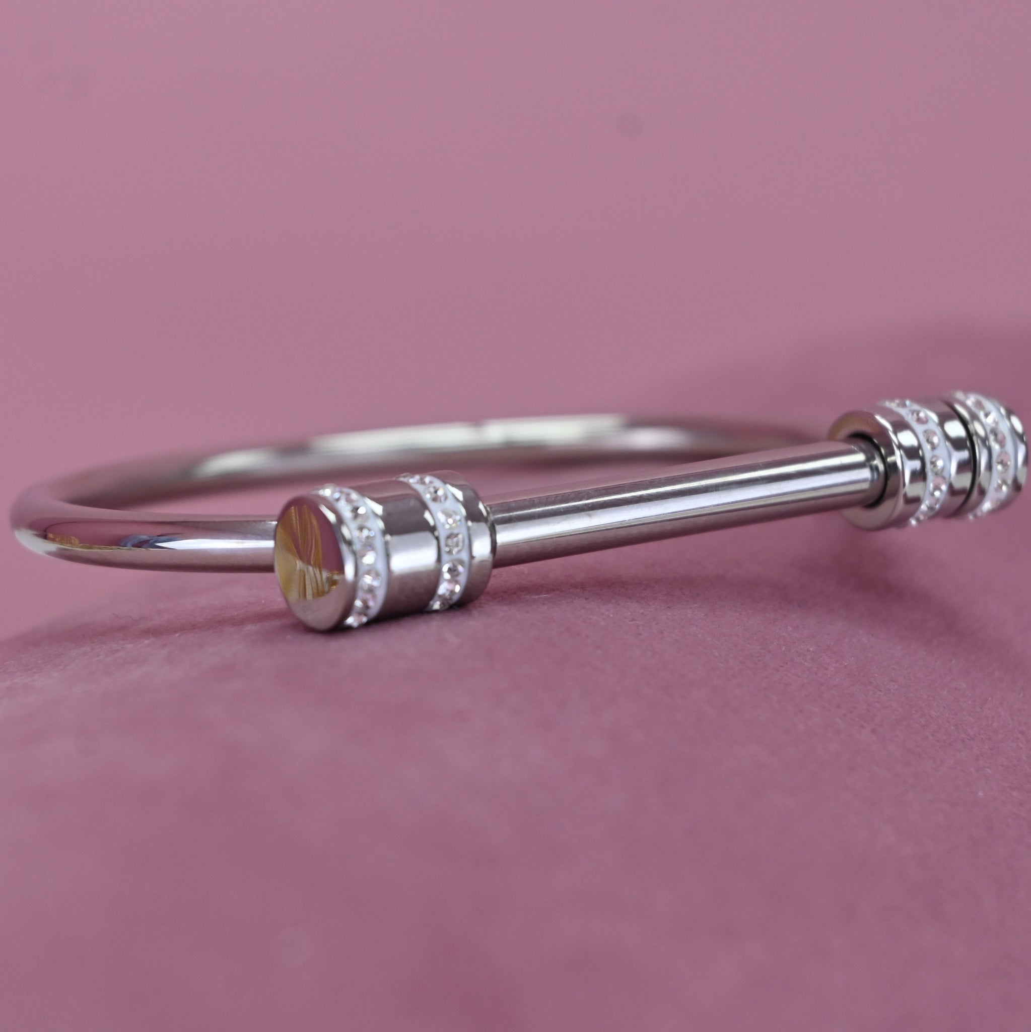 SCREW BANGLE BRACELET