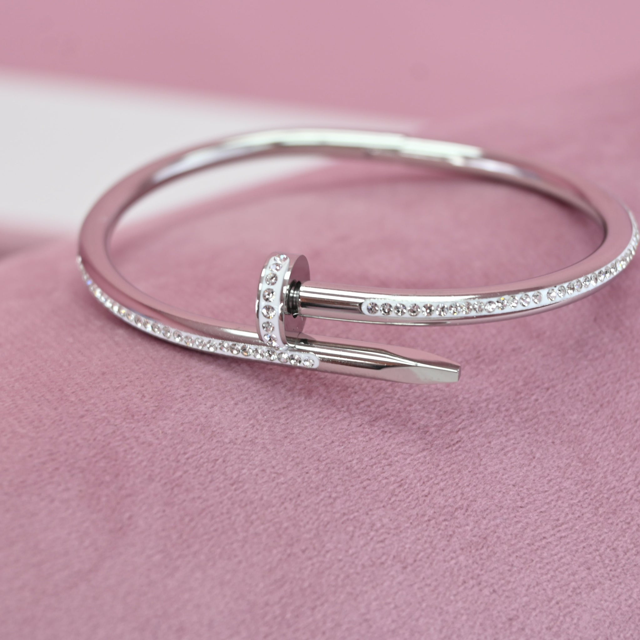 NAIL DIAMOND BRACELET