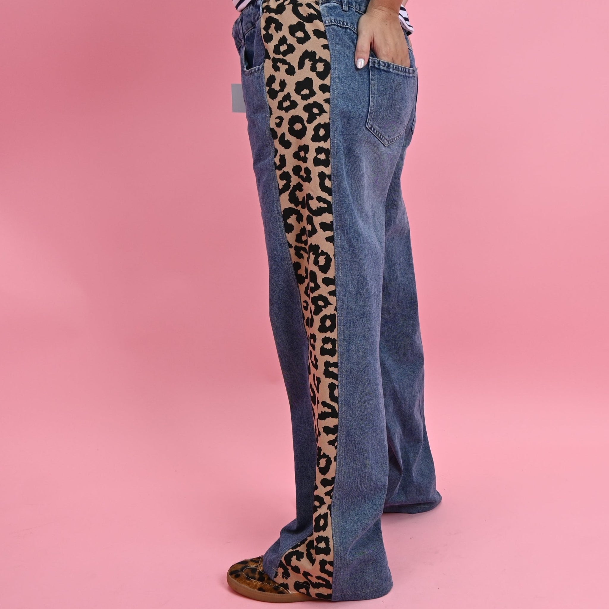 CONTRAST LEOPARD JEANS