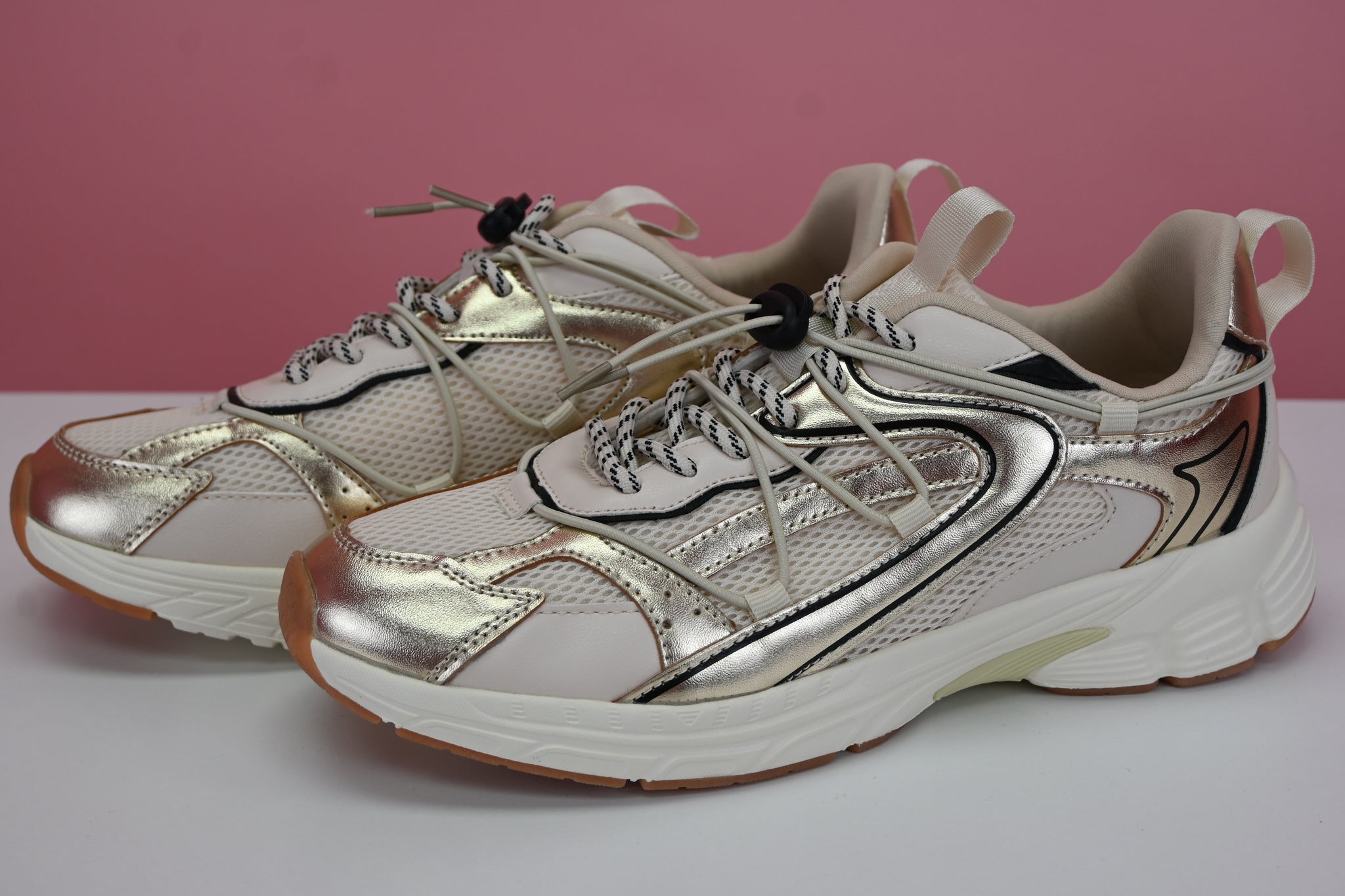 GOLD TENIS