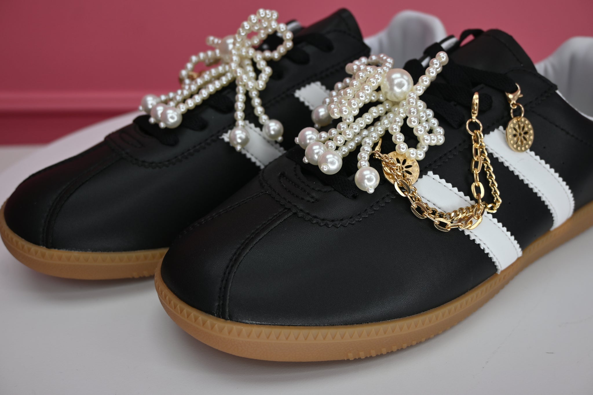 CHARMS BLACK TENIS