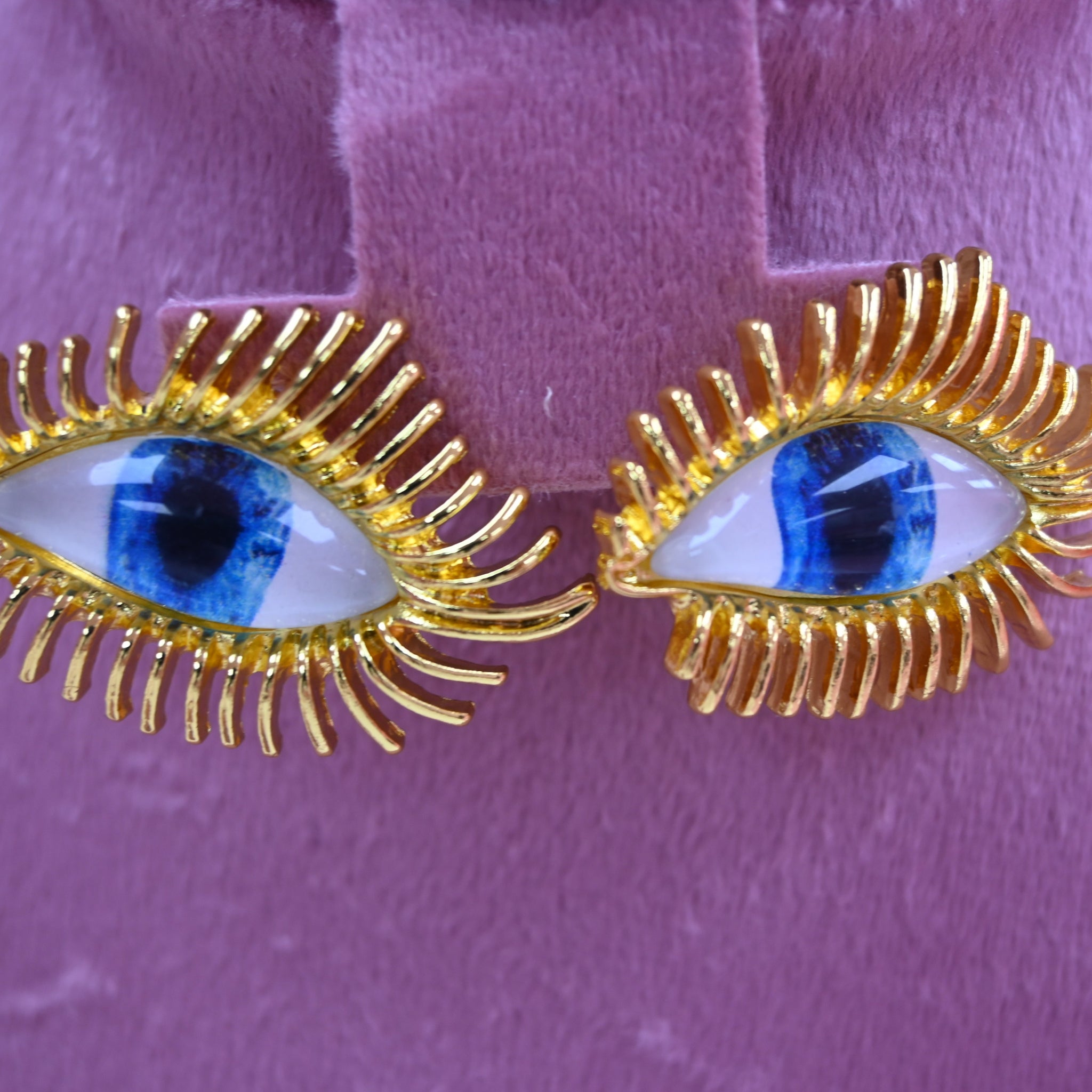 GOLD EYE EARRING