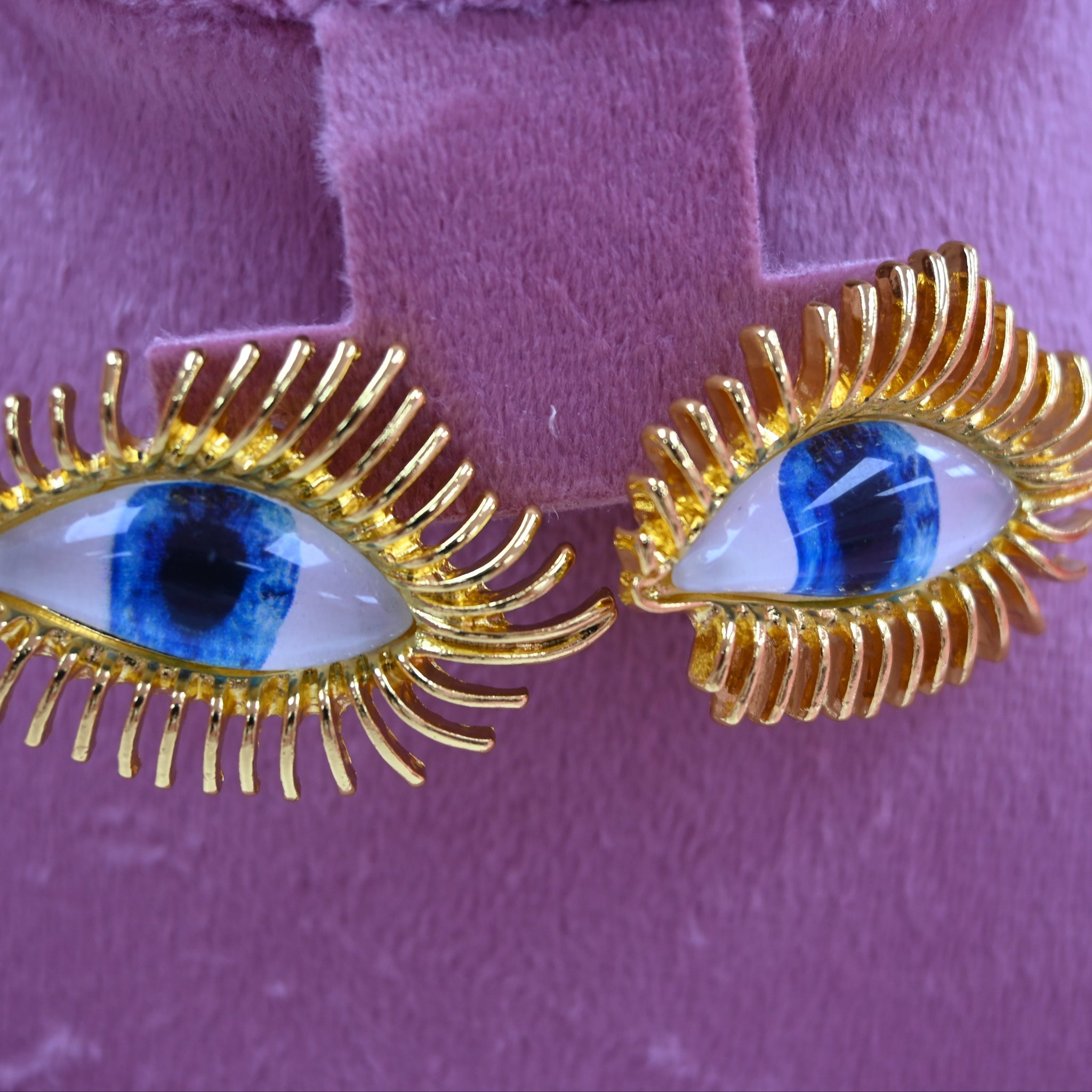 GOLD EYE EARRING