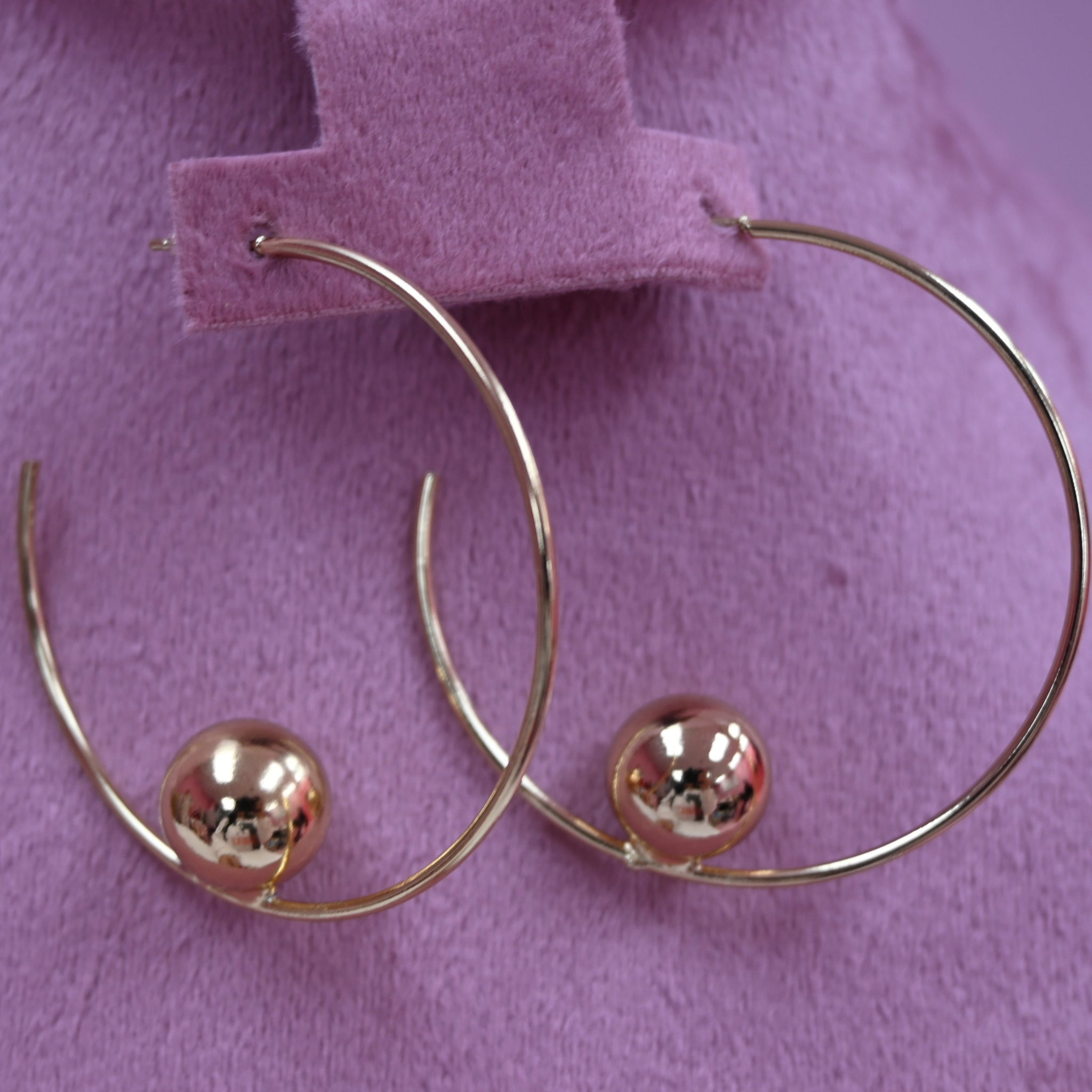 ROUND EARRING