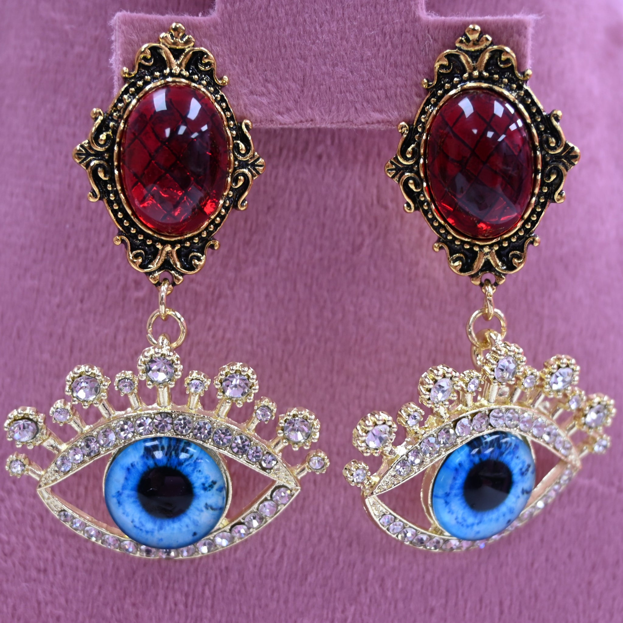 EYE RED EARRING