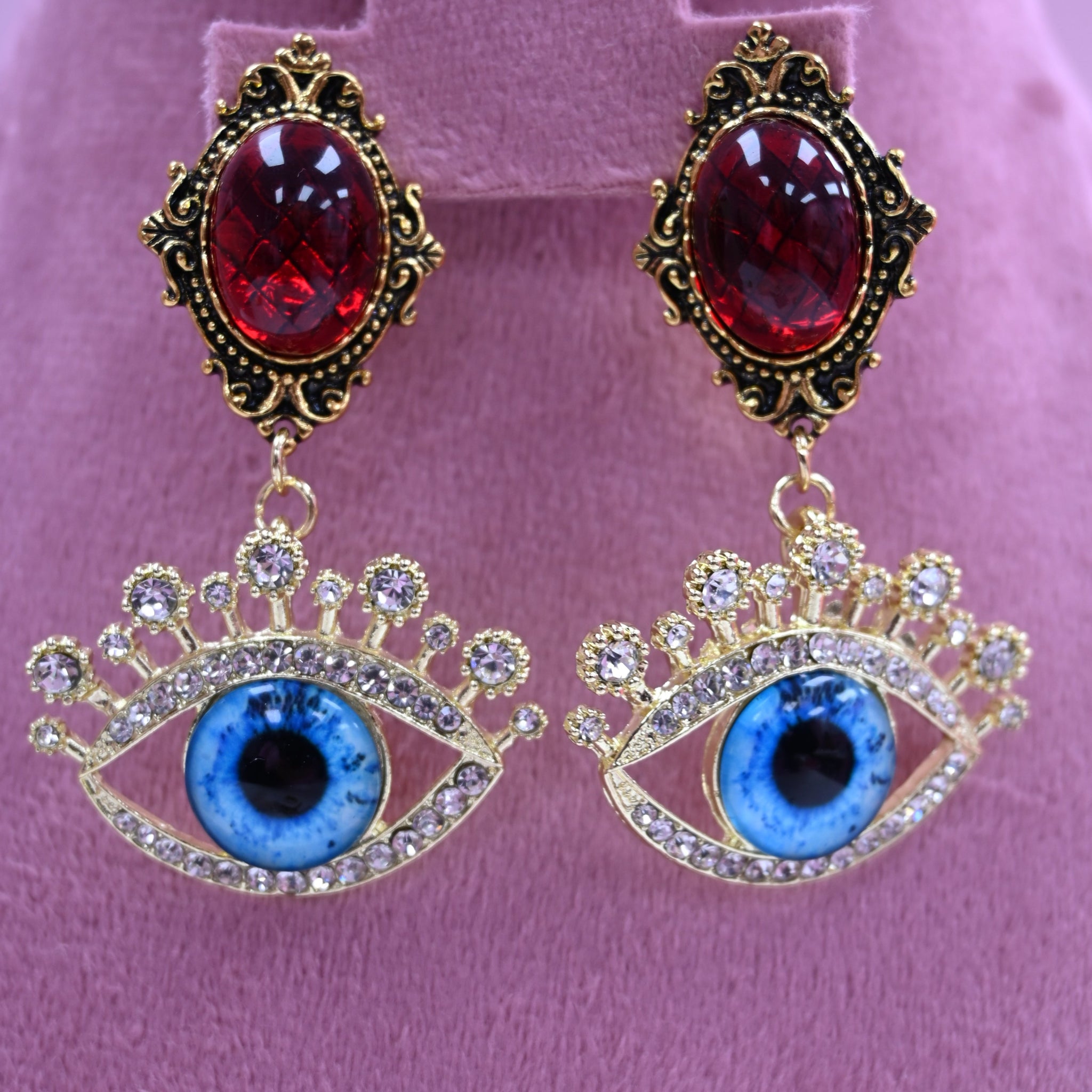 EYE RED EARRING