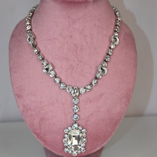 CRYSTAL LONG NECKLACE