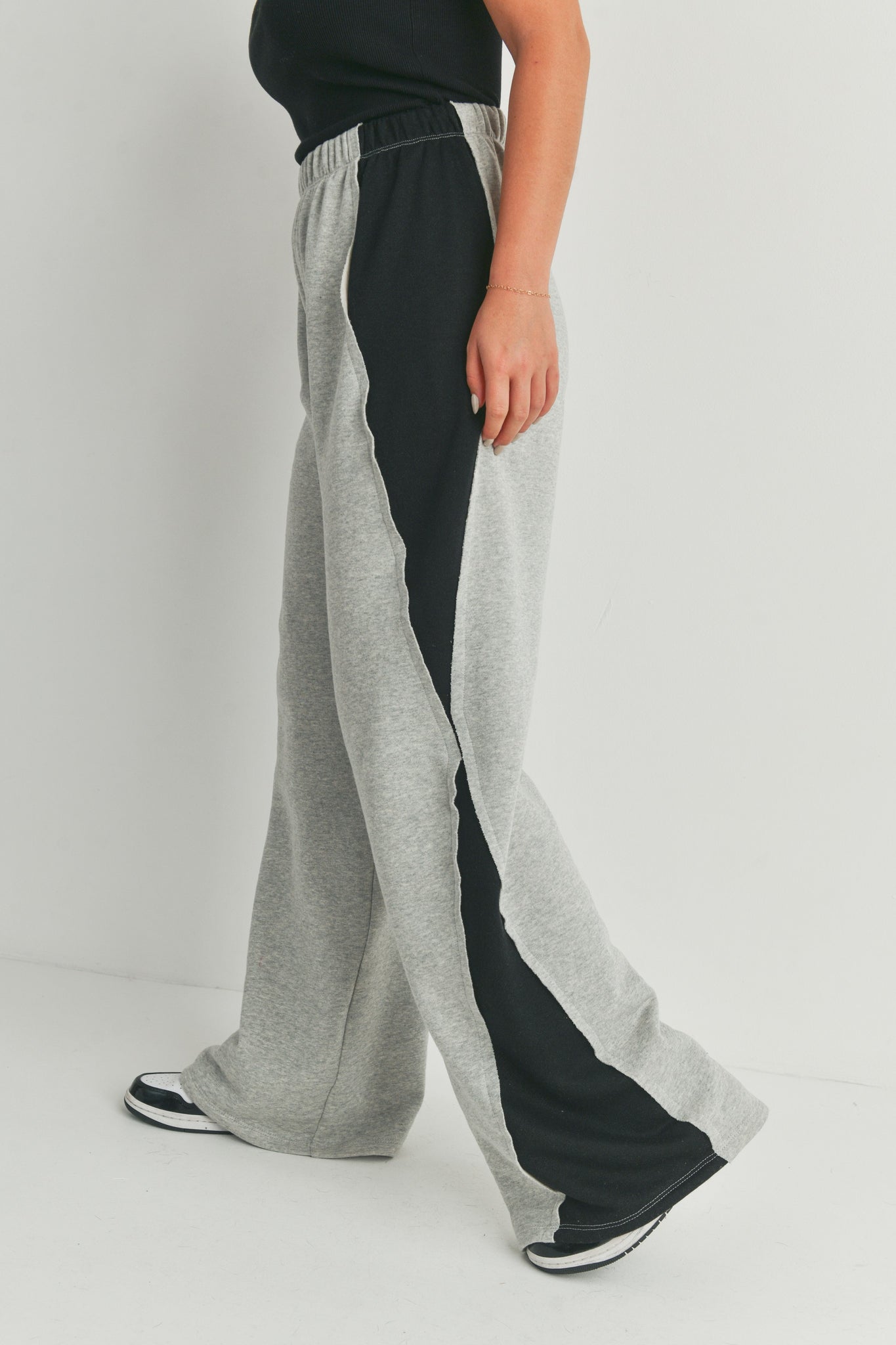 PANTALÓN GRIS NEGRO