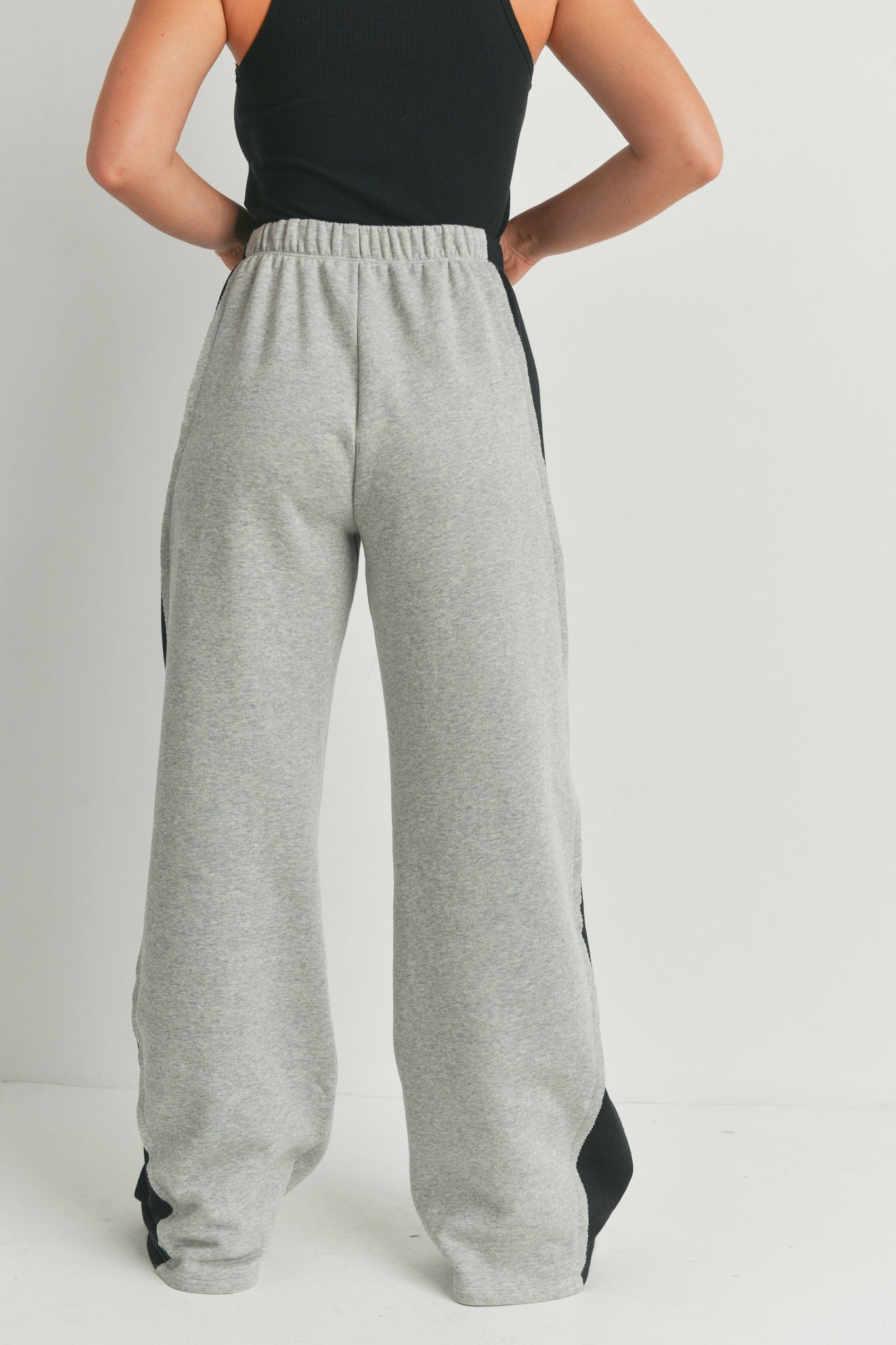 PANTALÓN GRIS NEGRO