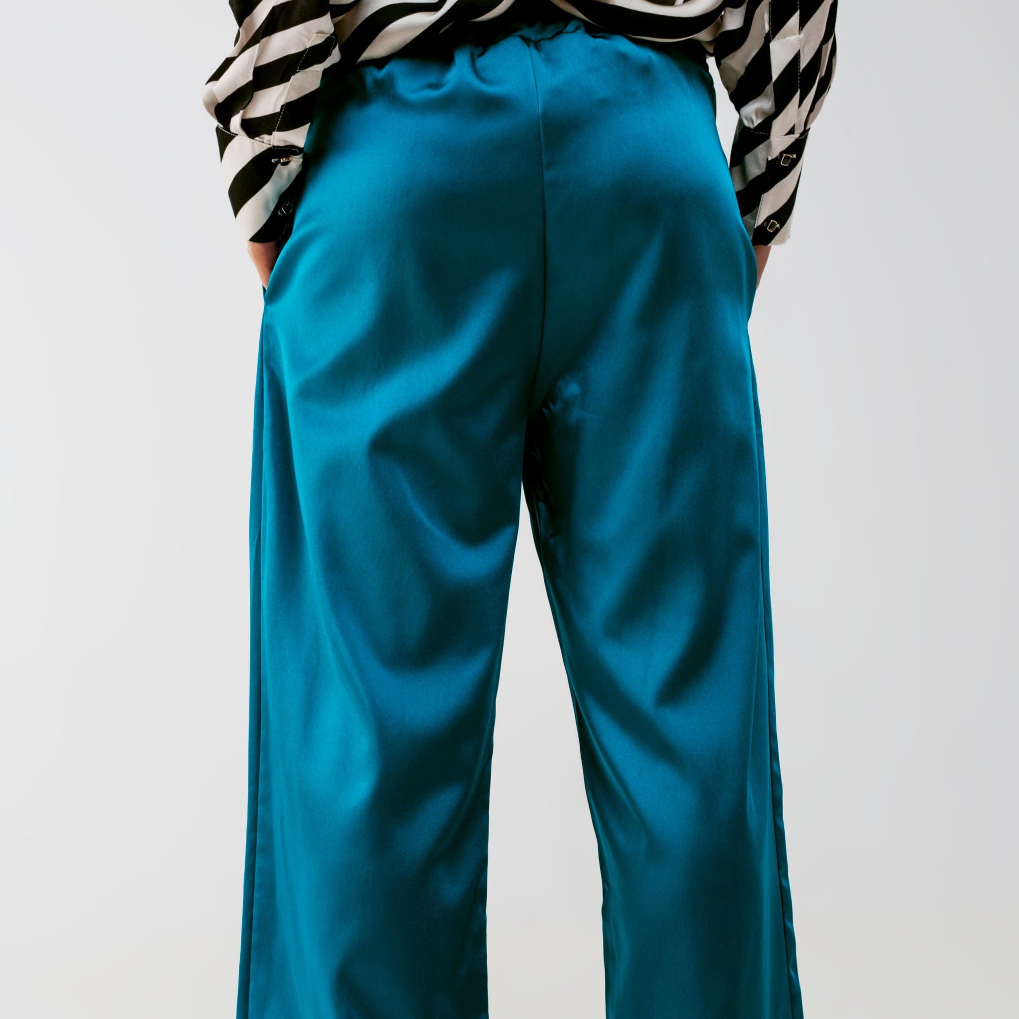 PANTALÓN AZUL SATINADO